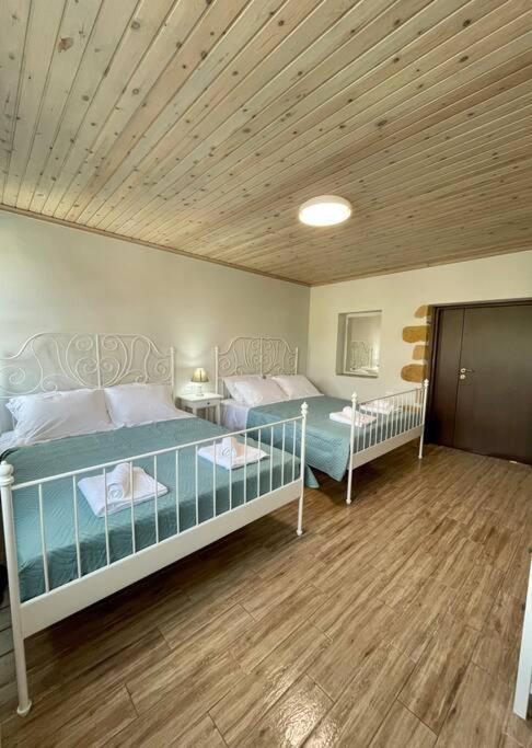 Villa Eftychia Serene Getaway With Hot Tub In A Quiet Location Kíssamos Eksteriør bilde